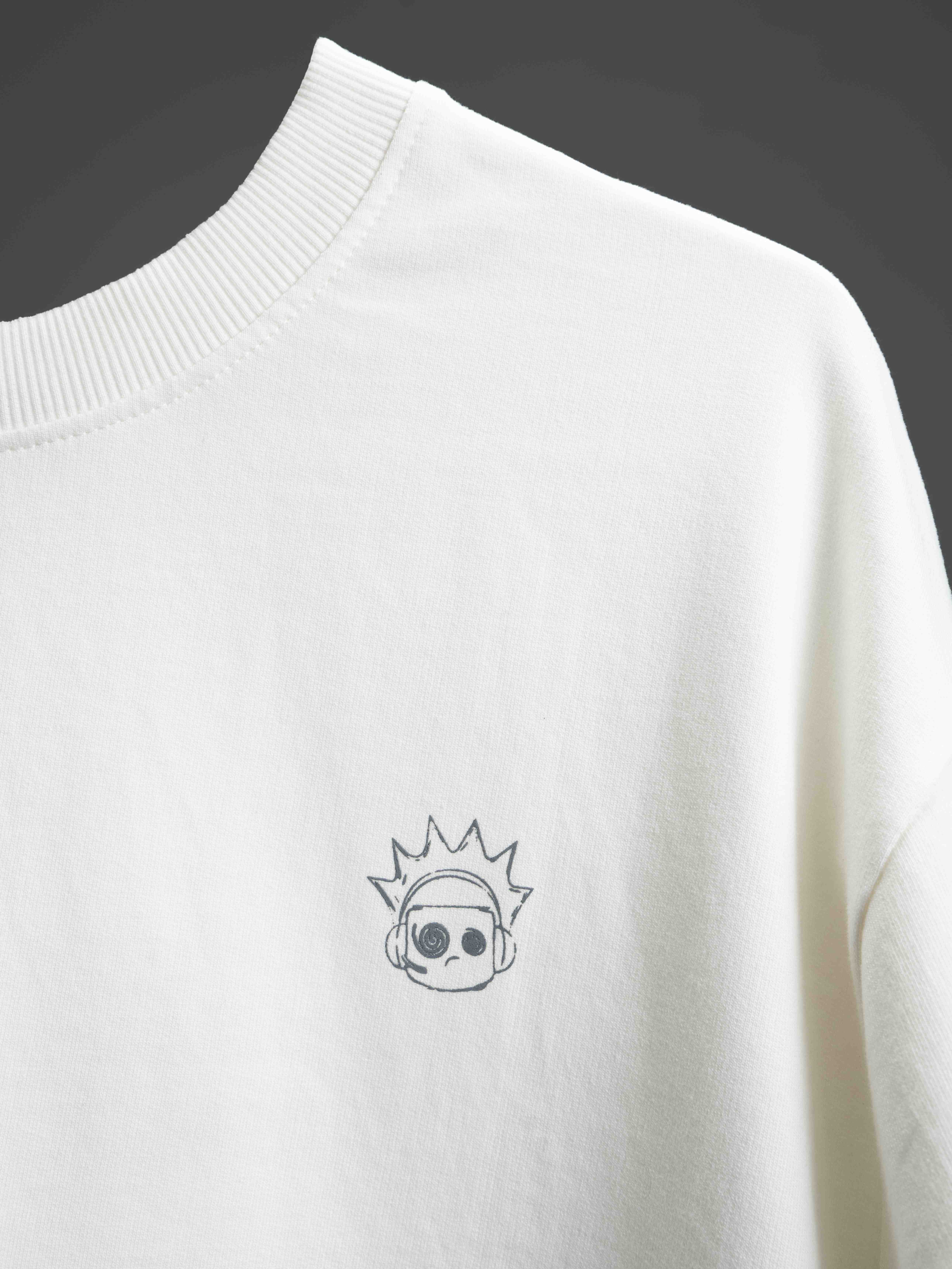 GTA VI close up at menoob logo hanging oversized tshirt