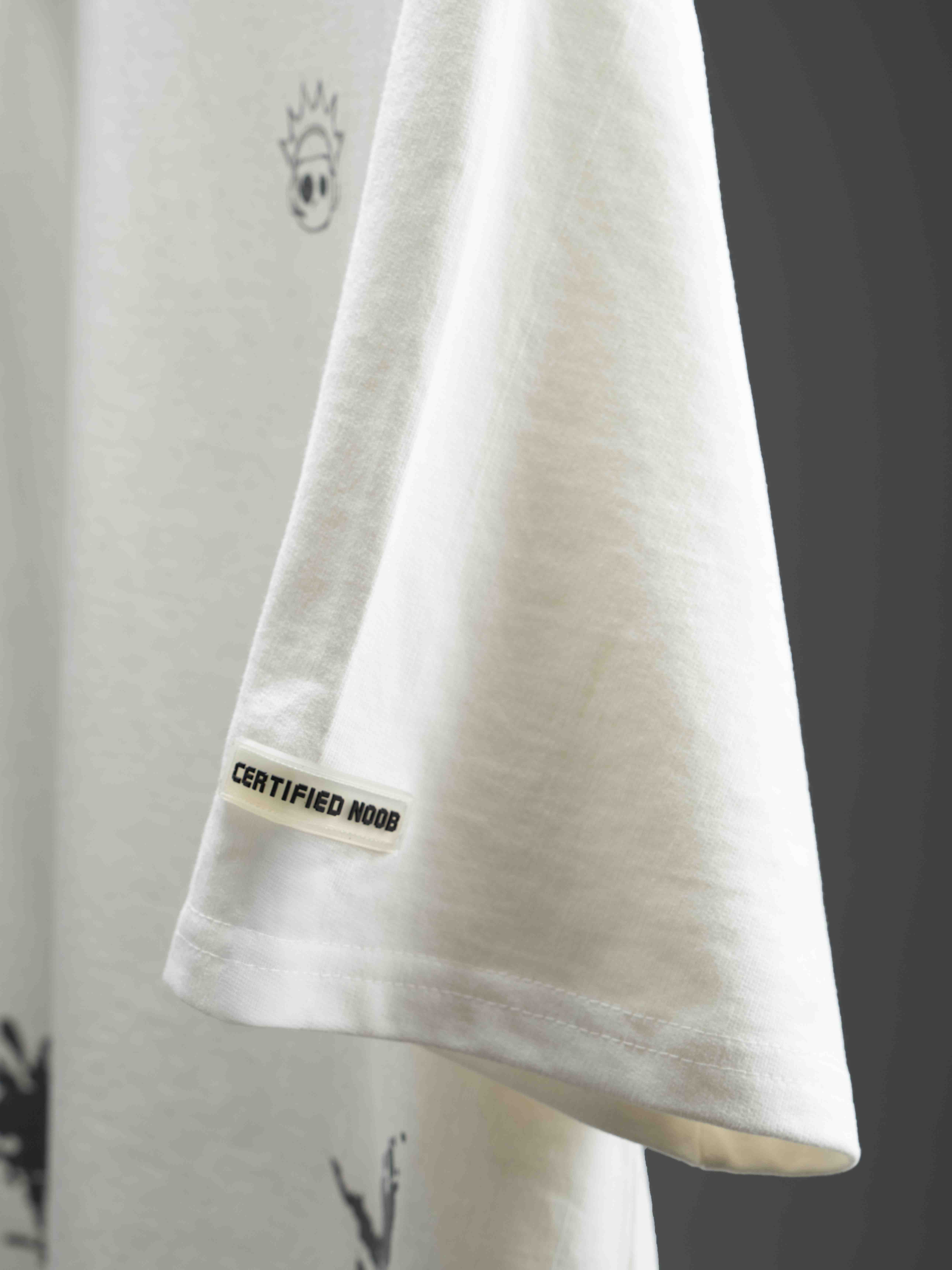 GTA VI side angle of oversized tshirt closeup